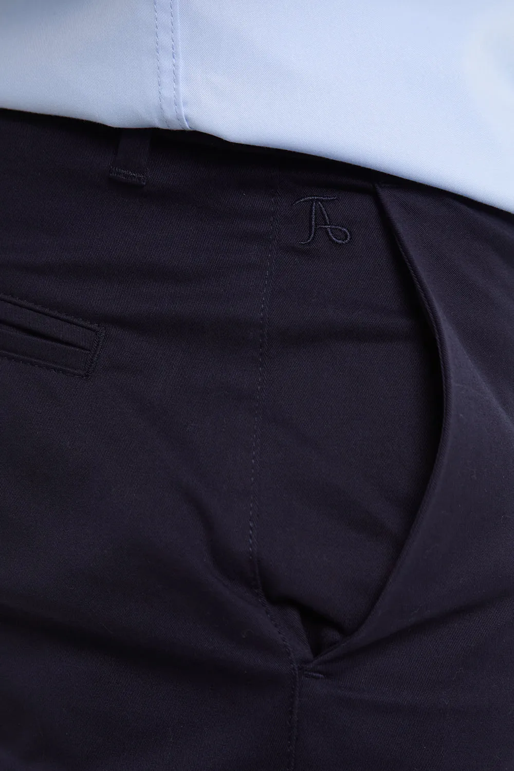 Athletic Fit Chino Shorts 7'' in Navy