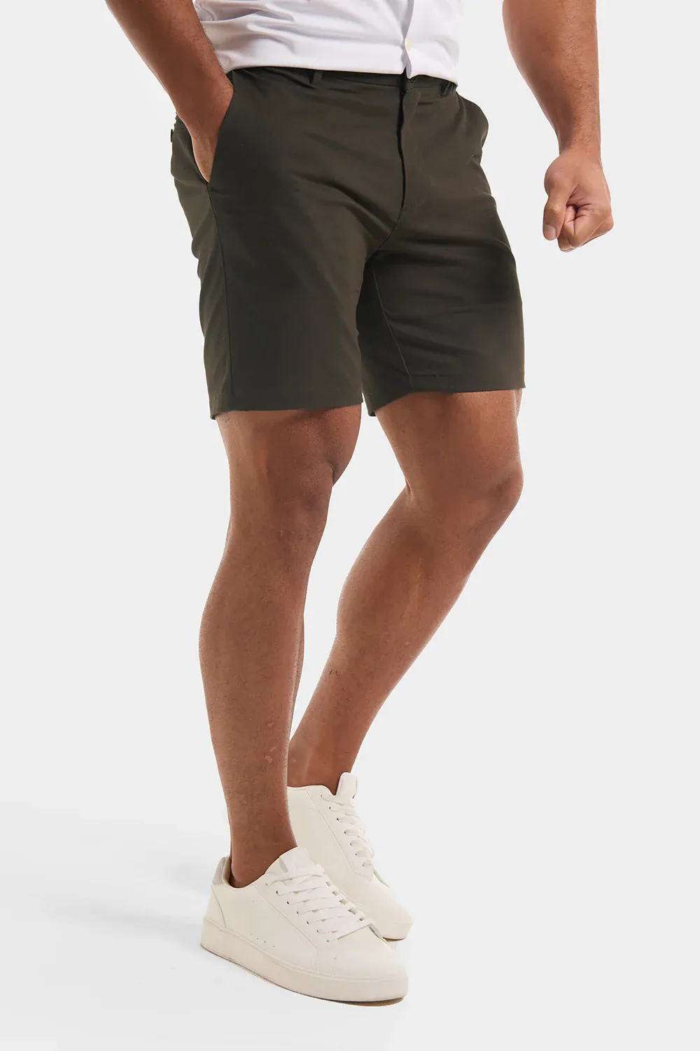 Athletic Fit Chino Shorts 7" in Khaki